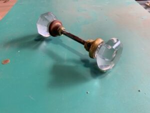 Door Knob - Eight Point Octagon Set Manganese Glass