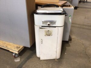 Small Appliance - Westinghouse - Roaster Over, W/ Stand and Timer Tested Works