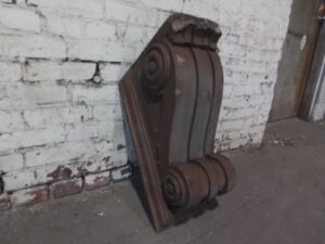 Trim Moulding - Corbel, Red, Large