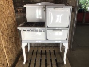 REDUCED Range - Tappan - Skelgas Range -  4 Burner  - White/Grey