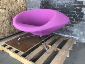 Chair - Artifort - Kirk Upholstered Swivel Armchair, Rene Holten Design - Purple