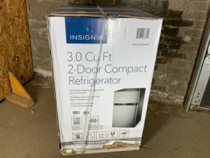 Refrigerator Top Freezer - Insignia - NS-CF30SS9, 3.0 cuft - Metallic
