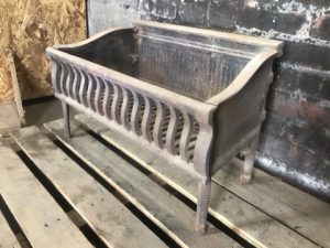 Fireplace Grates - Log Holder / Grate - Cast Iron (Cracked)